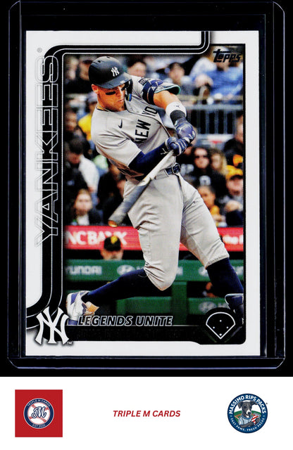 2025 Topps Update #US86 Legends Unite