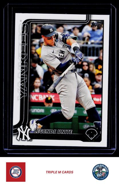 2025 Topps Update #US86 Legends Unite